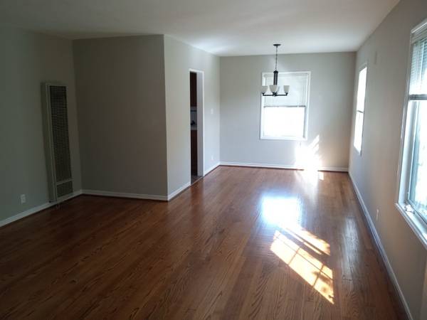 1BR/1BA Apartment on Broadway · Alameda photo 4
