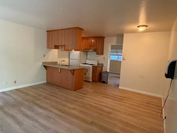 1BR/1BA Apartment on 34th Street · Oakland photo 2