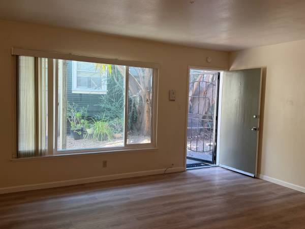 1BR/1BA Apartment on 34th Street · Oakland photo 4