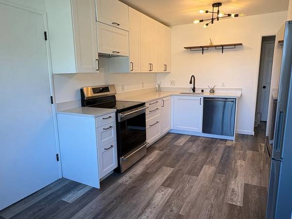 3BR/2BA Single Family House on La Salle Dr · Pinole photo 5