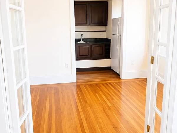 1BR/1BA Apartment on Essex St · Berkeley photo 5