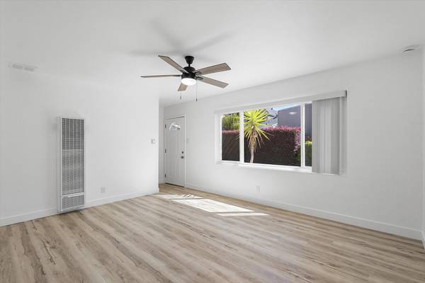 2BR/1BA Apartment on Central Ave · Alameda photo 2