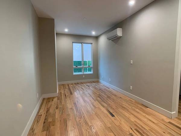 1BR/1BA Apartment · Berkeley photo 5