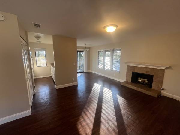 2BR/2BA Apartment on Camino Verde Cir · Walnut Creek photo 2