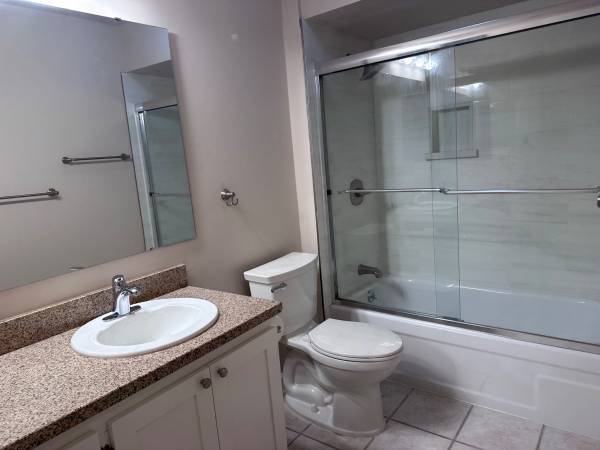 2BR/2BA Apartment on Camino Verde Cir · Walnut Creek photo 5