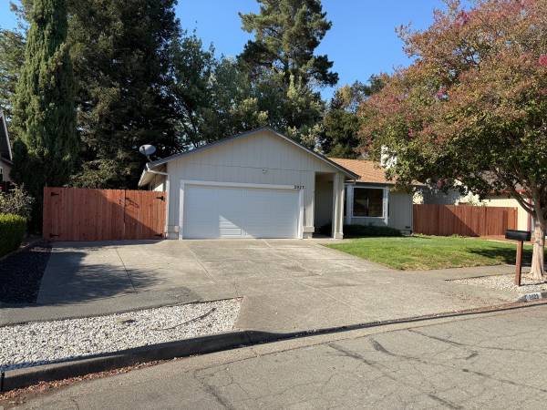 3BR/2BA Single Family House on Rivera Drive · Santa Rosa
