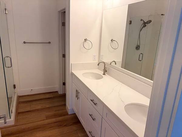 2BR/2BA Single Family House on Oakwood Dr · Petaluma photo 4