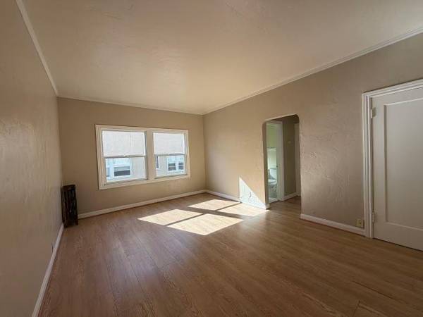 1BR/1BA Apartment · Oakland photo 2