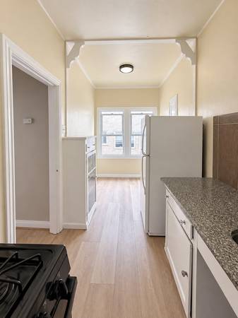 1BR/1BA Apartment · Oakland photo 3
