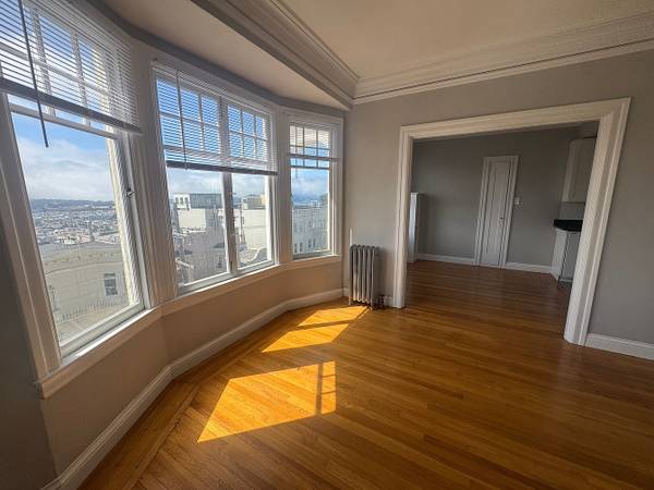 3BR/2BA Apartment · San Francisco photo 2