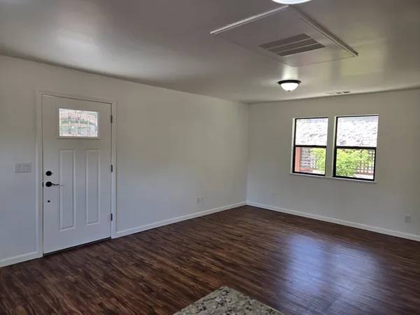 2BR/1BA Single Family House · Mount Hermon photo 2