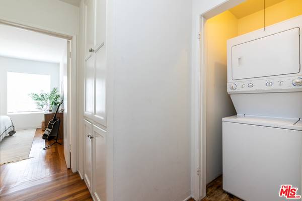 1BR/1BA Apartment on Arizona Ave · Santa Monica photo 3