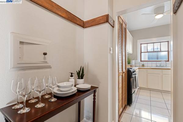 1BR/1BA Condo on Prince St · Berkeley photo 5