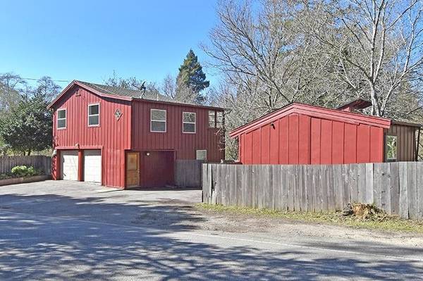 1BR/1BA Single Family House on Market St · Santa Cruz photo 2