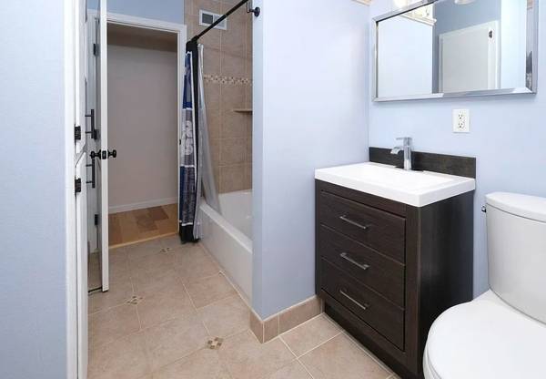 3BR/2BA Single Family House · Hayward photo 3
