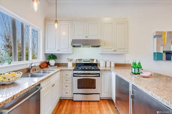 1BR/1BA Apartment on Lyon Street · San Francisco photo 4