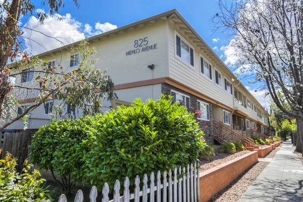 3BR/2BA Apartment · Menlo Park