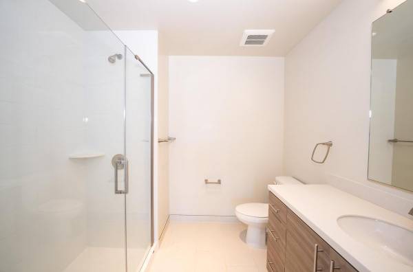 2BR/2BA Apartment on B St · San Rafael photo 4