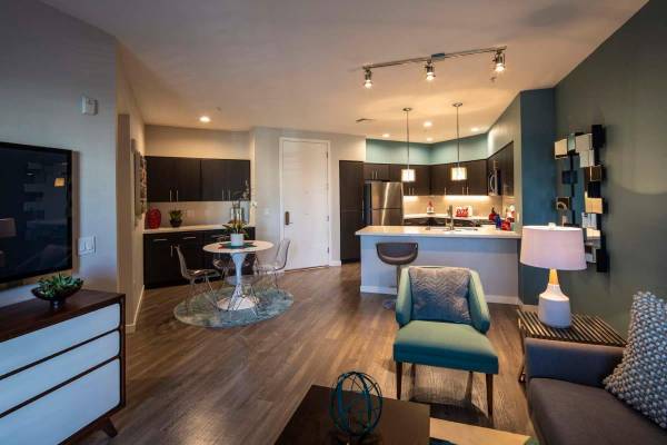 3BR/2BA Apartment on Haven Avenue · Redwood City photo 5