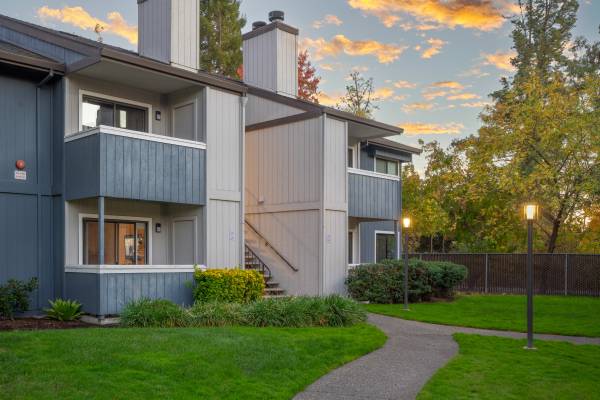 Apartments on Snyder Lane · Rohnert Park photo 5