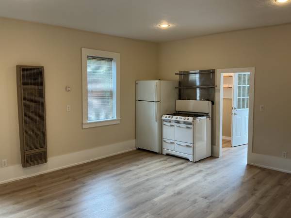 1BR/1BA Duplex · Petaluma photo 2