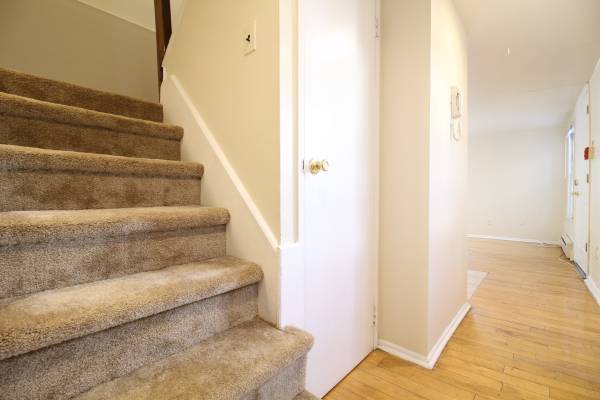 3BR/1BA Duplex · Oakland photo 4