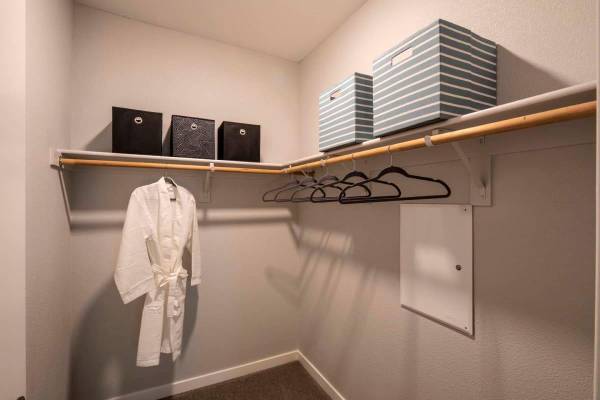 3BR/2BA Apartment on Haven Avenue · Redwood City photo 3