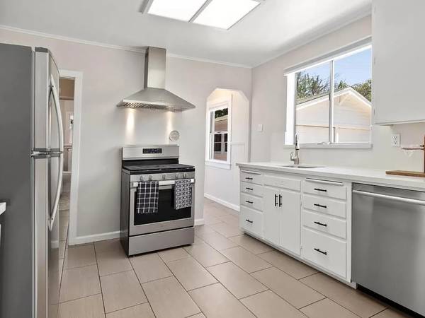 3BR/2BA Single Family House on Vera Ct · Redwood City photo 4