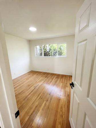 2BR/1BA Apartment · Berkeley photo 2