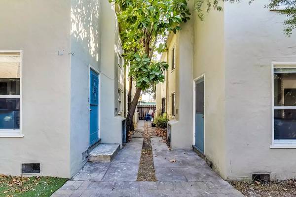 1BR/1BA Apartment · Berkeley photo 3