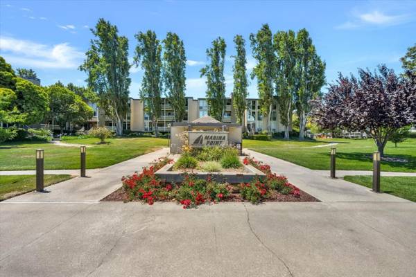 2BR/2BA Condo · San Mateo photo 2