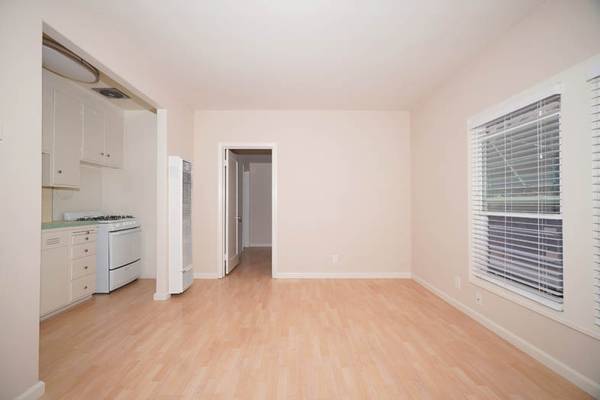 1BR/1BA Apartment on Forest Avenue · Palo Alto photo 2