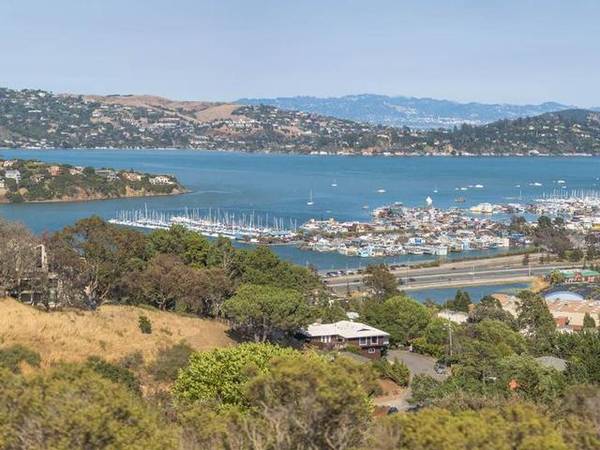 Apartments on Sherwood Drive · Sausalito photo 5