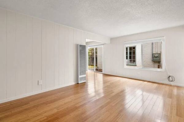 2BR/1BA Single Family House on Crystal St. · Capitola photo 4