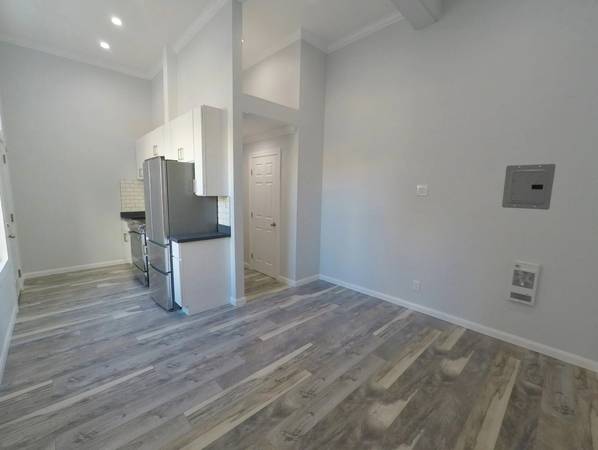 0BR/1BA Apartment on 7th Street - · Oakland