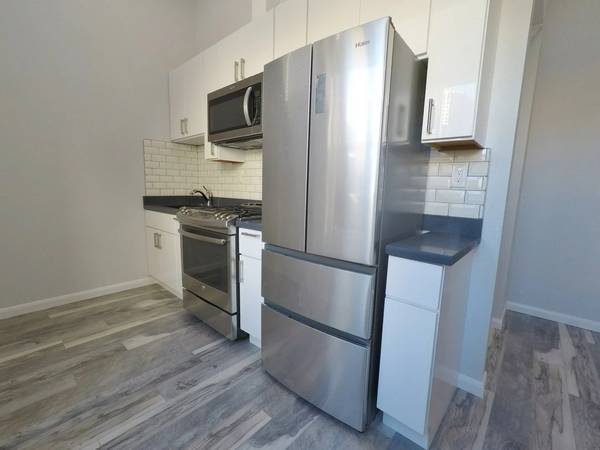0BR/1BA Apartment on 7th Street - · Oakland photo 2