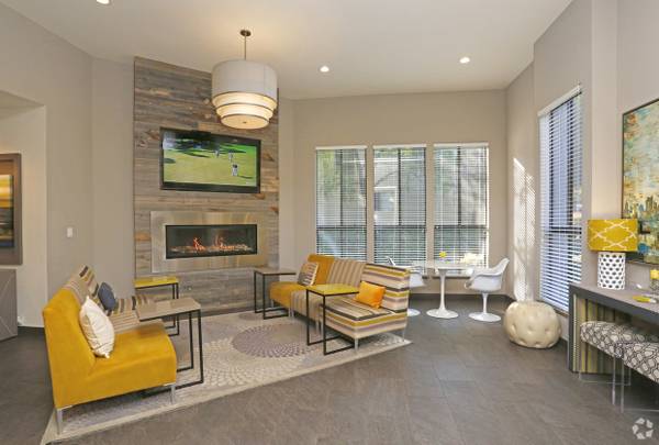 Apartments on N Foothill Blvd · Cupertino photo 5