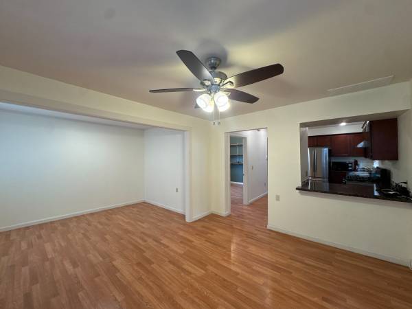 2BR/1BA Apartment on E 22nd Street · Oakland