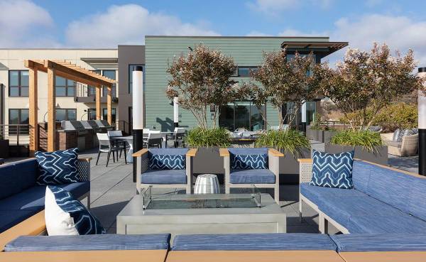 Apartments on Broadway · Oakland photo 3