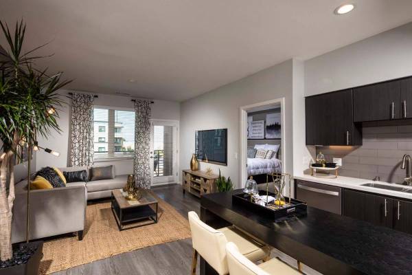 3BR/2BA Apartment on Haven Avenue · Redwood City photo 4