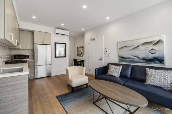 2BR/2BA Condo · San Francisco photo 4