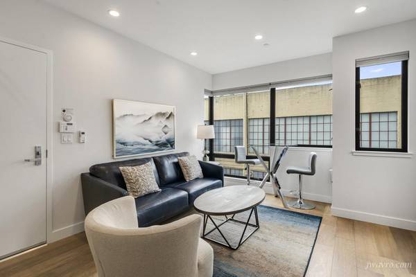 2BR/2BA Condo · San Francisco photo 2