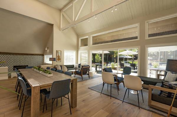 Apartments on Monroe Street · Santa Clara