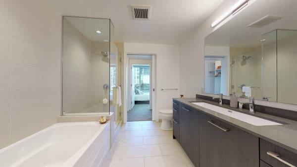 1BR/2BA Apartment on Fremont St · San Francisco photo 4