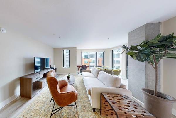 1BR/2BA Apartment · San Francisco photo 5