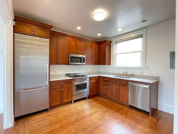 2BR/1BA Apartment · San Francisco photo 5