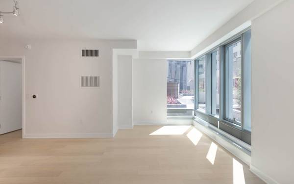 1BR/2BA Apartment on Fremont St · San Francisco photo 5