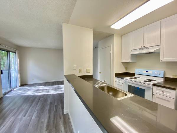 Apartments on Stratton Common · Fremont photo 5