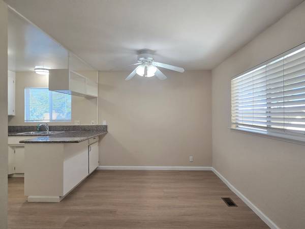 2BR/2BA Apartment on Marshall Ln · San Jose photo 3
