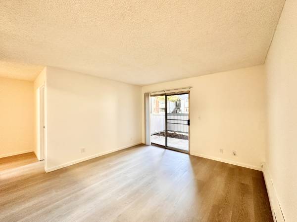 Apartments on Stratton Common · Fremont